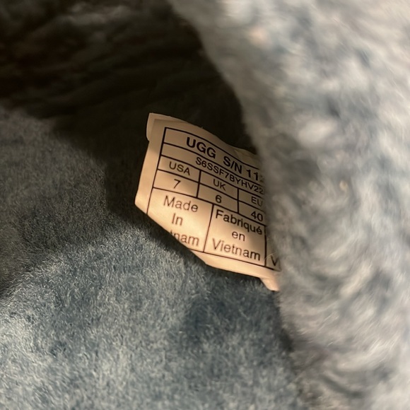 Ugg Fluff You Cali Stripe slip on loafers. So comfy! Great Preworn condition! - Picture 9 of 11